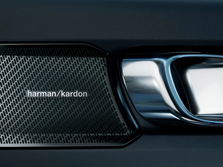 Loa Harman Kardon trên EC40