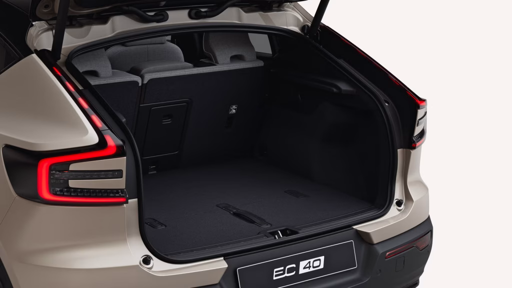 Cốp xe EC40 rộng rãi đựng đồ linh hoạt