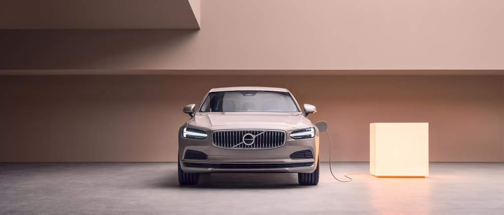 Volvo S90 t8 Plug-in Hybrid Ultra Sedan mạnh mẽ vượt trội