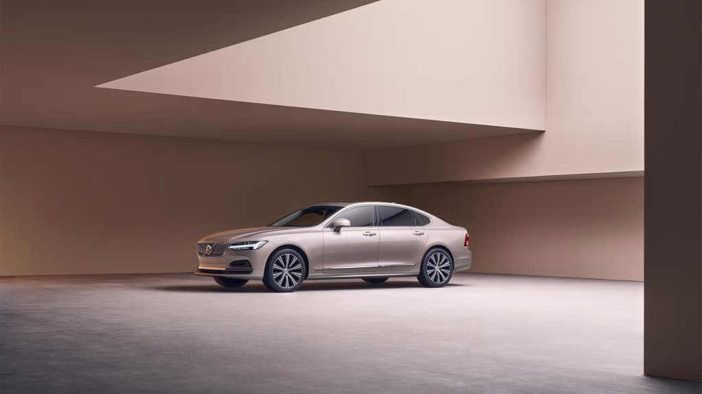 Volvo S90 T8 đẳng cấp trong từng hơi thở