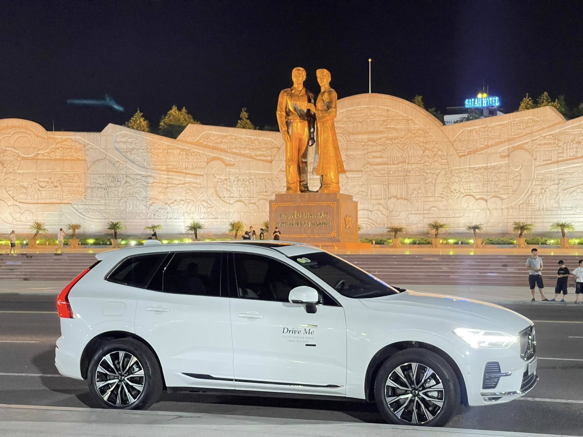 Volvo XC60 vận hành mạnh mẽ nhưng cũng vô cùng êm ái 